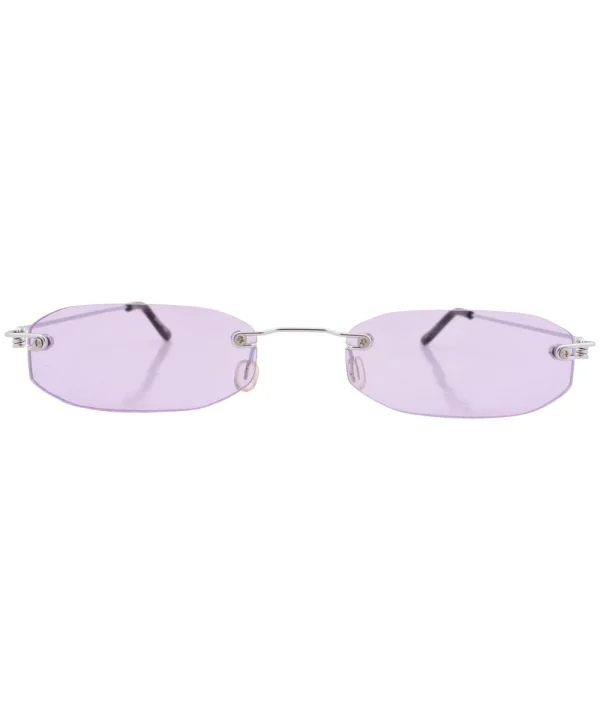 Striking Eyewear for the Confident Fashionista - Image 3