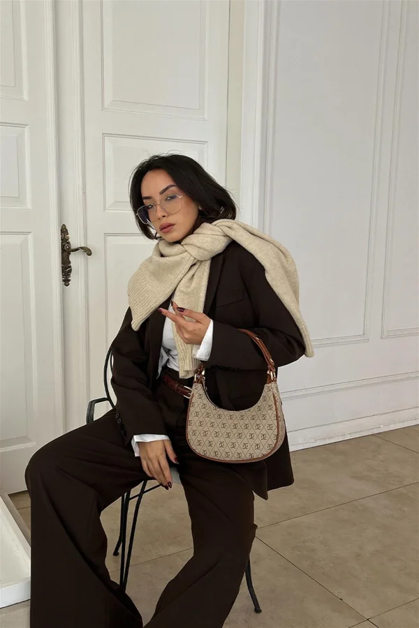 Chic Crescent Shoulder Bag - Image 8