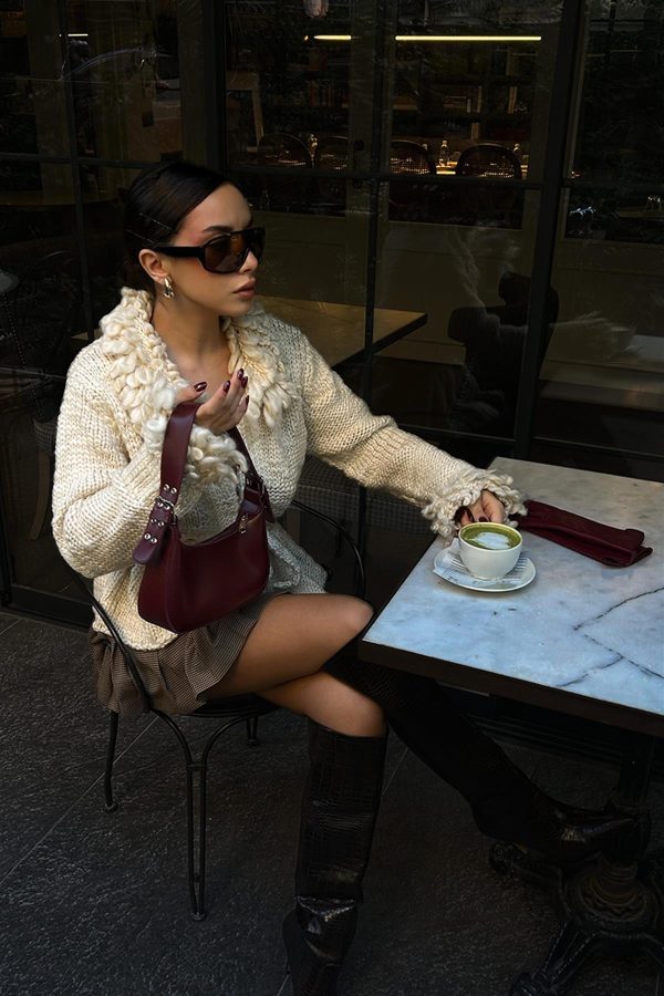 Chic Structured Shoulder Bag - Image 6