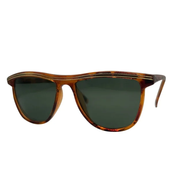 Sleek Eyewear for the Urban Fashion Icon - Image 2