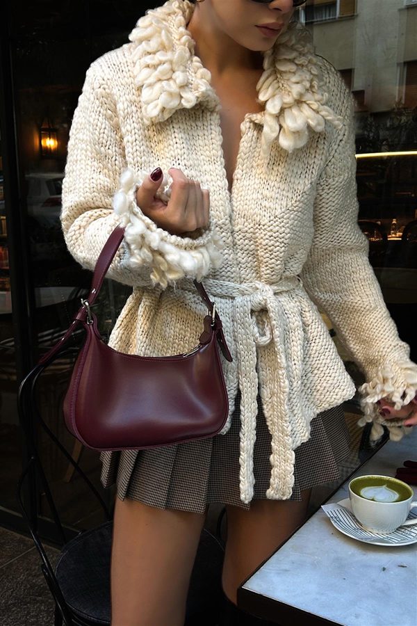 Chic Structured Shoulder Bag - Image 13